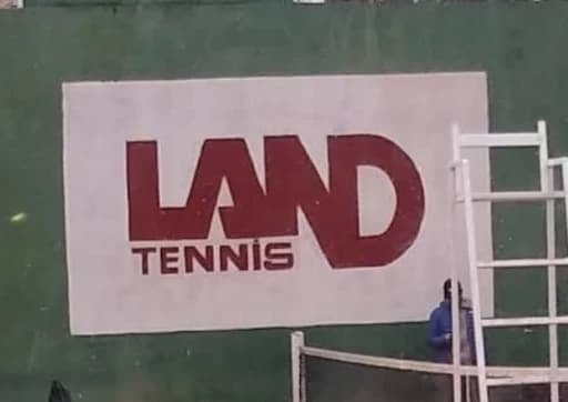 Land Tennis logo